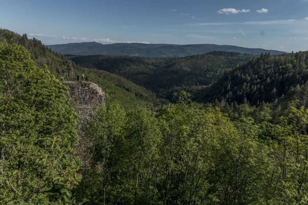 Bas-Nideck keep seen from the Haut-Nideck