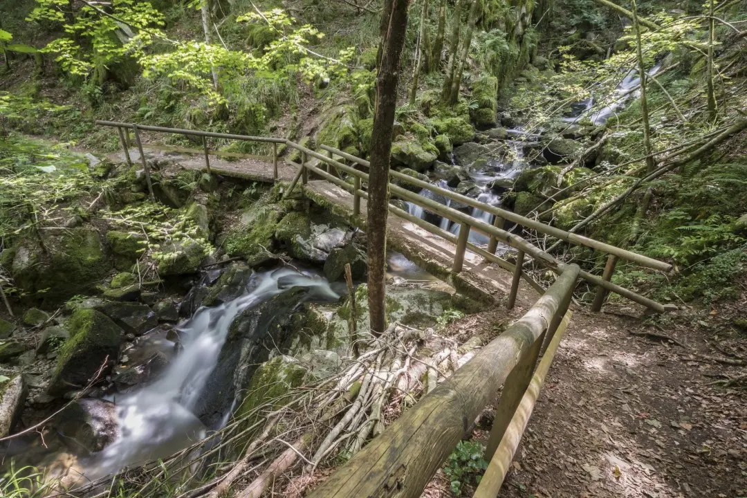 saint-nicolas waterfall bridge