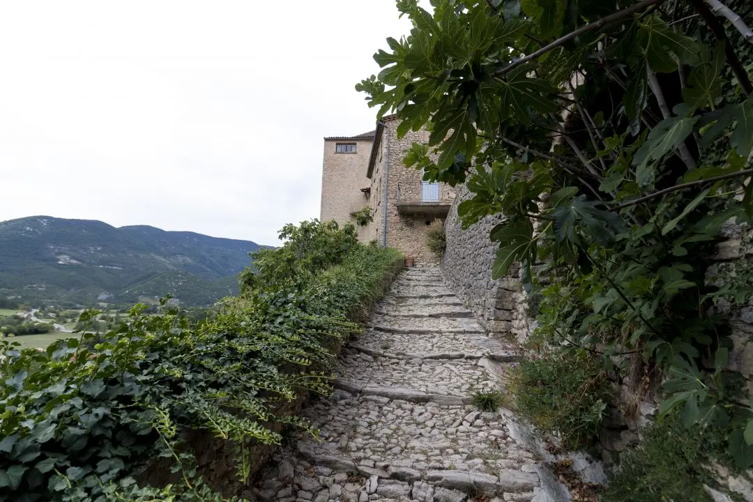 steep lane village montbrun-les-bains