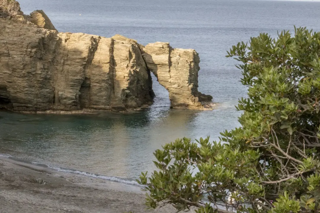 The rocks, emblematic of Psaromoura Beach