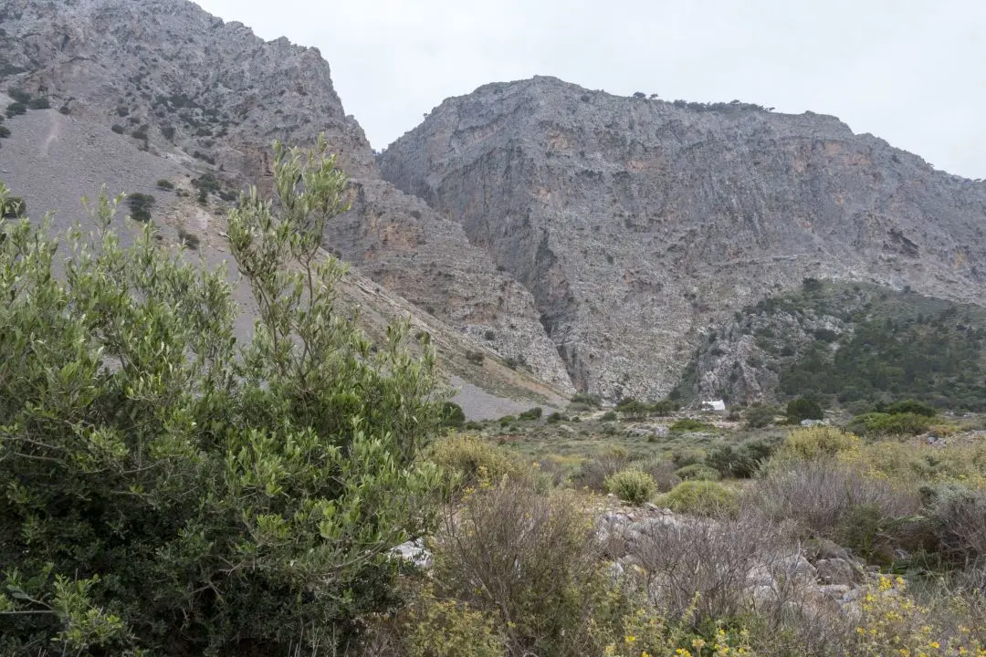 gorges ha, seen from afar