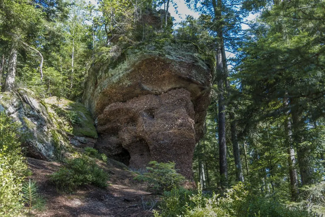 elephant rock lake of pierre-percée